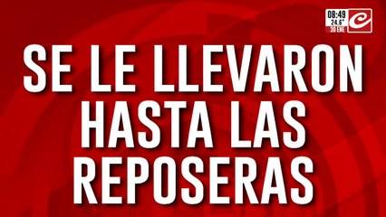 Motochorros saquean un automóvil y se llevan absolutamente todo