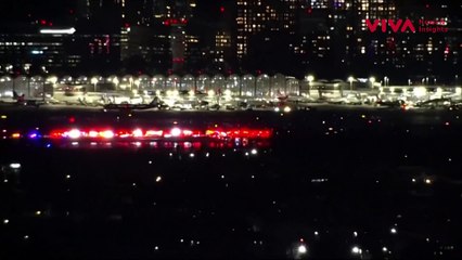 Pesawat Penumpang AS Tabrakan dengan Black Hawk