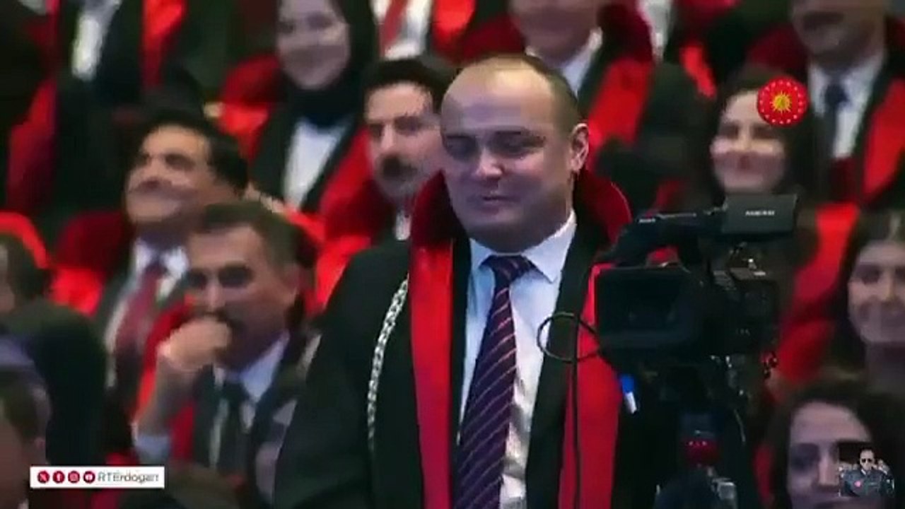 Hakim-savcı kura töreninde ilginç anlar! AKP'li Özlem Zengin yeğenini Erdoğan'la tanıştırdı