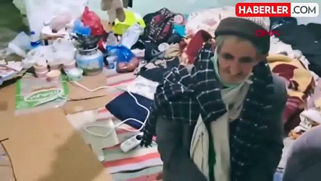 İhbara giden ekipler hayatının şokunu yaşadı, hepsi yaşlı çiftin evinden çıktı