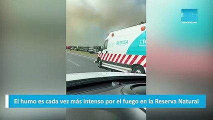 El humo es cada vez más intenso por el fuego en la Reserva Natural