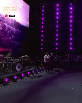 KLIP | Peter A.G. Nielsen feat. Søs Fenger - Danmark | Danmarks dronning - den største tak | Kongens Nytorv - 12 Januar 2024 | DR & TV2