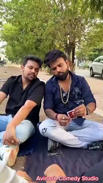 बीबी को दाव पर लगा दी