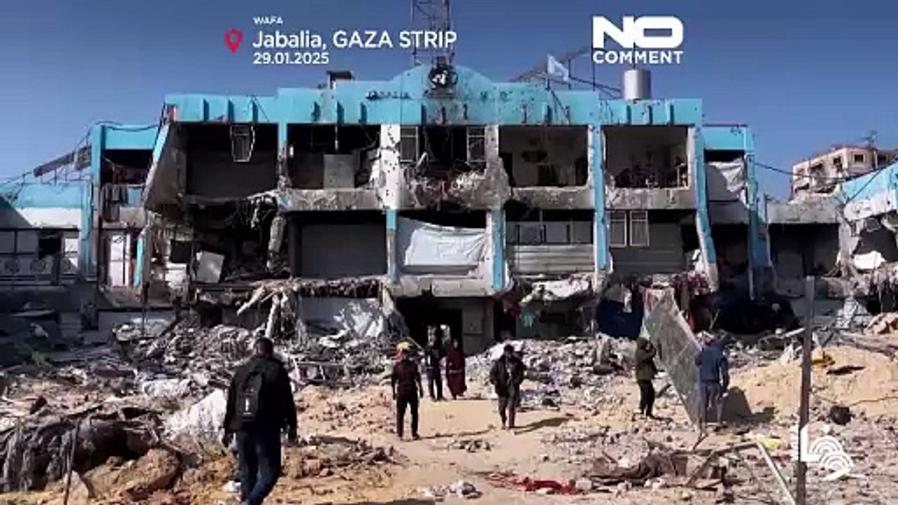بعد الدمار.. نازحون فلسطينيون يعودون إلى شمال غزة  وينصبون خياماً فوق الركام