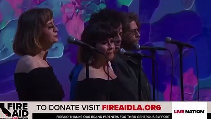 Joni Mitchell delivers rare public performance for LA's FireAid benefit concert