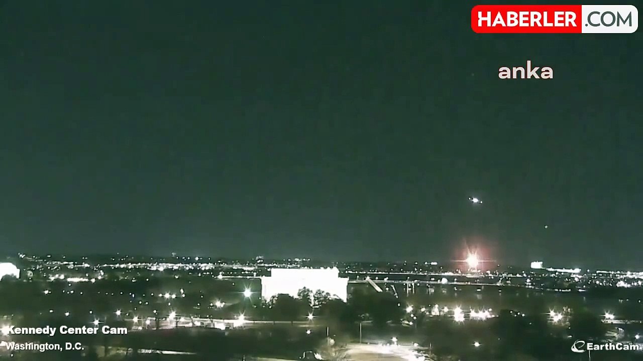 Washington DC'de Yolcu Uçağı ve Askeri Helikopter Çarpıştı: 67 Kişi Hayatını Kaybetti