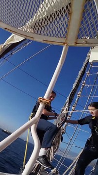 Las impresionantes imágenes de la princesa Leonor en alta mar como un marinero más