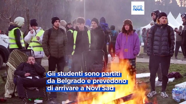 Proteste in Serbia: studenti in marcia verso Novi Sad, a Belgrado auto sulla folla