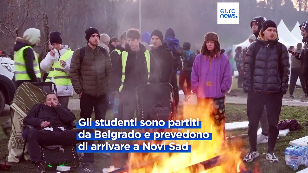 Proteste in Serbia: studenti in marcia verso Novi Sad, a Belgrado auto sulla folla