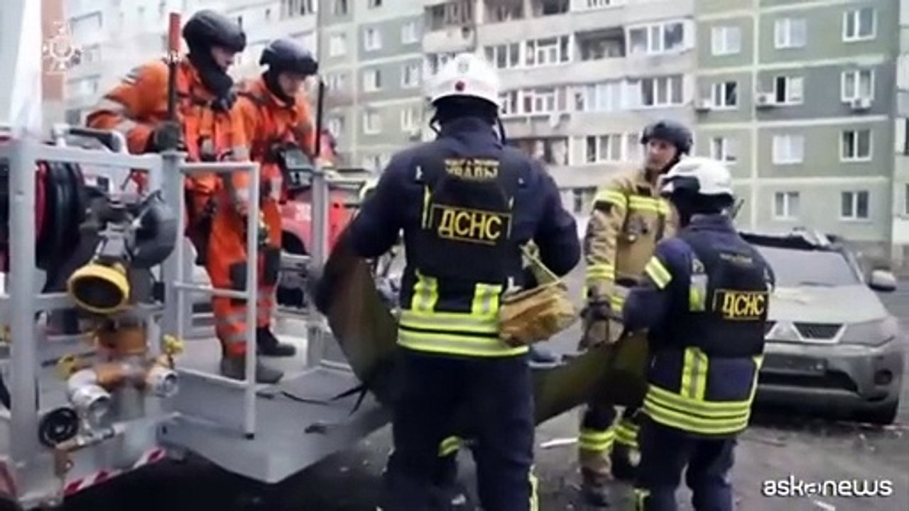 Ucraina, attacco russo a Sumy, colpito edificio residenziale