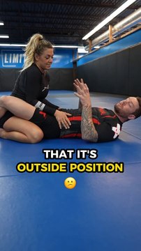 CLOSED GUARD: inside or outside position? 🤔🥋 - Sign up for my newsletter to get FREE Jiu-Jitsu tips
