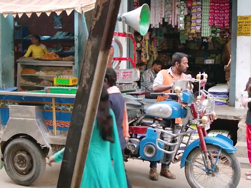 लड़की ने धर्मेश को बेचा कबाड़ी में ऐसा सामान जिसे देख धर्मेश के होस ही उड़ गए #bollywoodmovie #dharmesh