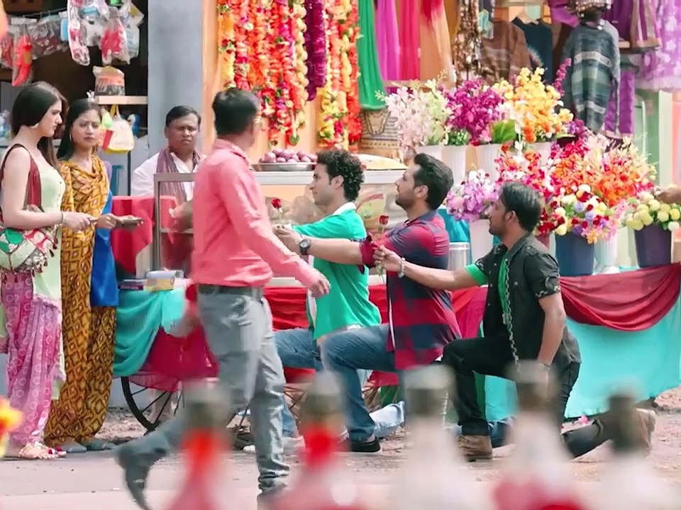 एक ही लड़की के पीछे पागल हो गए तीन लड़के और फिर उन तीनो ने लड़की को पटाने के लिए जो किया बापरे #bollywo