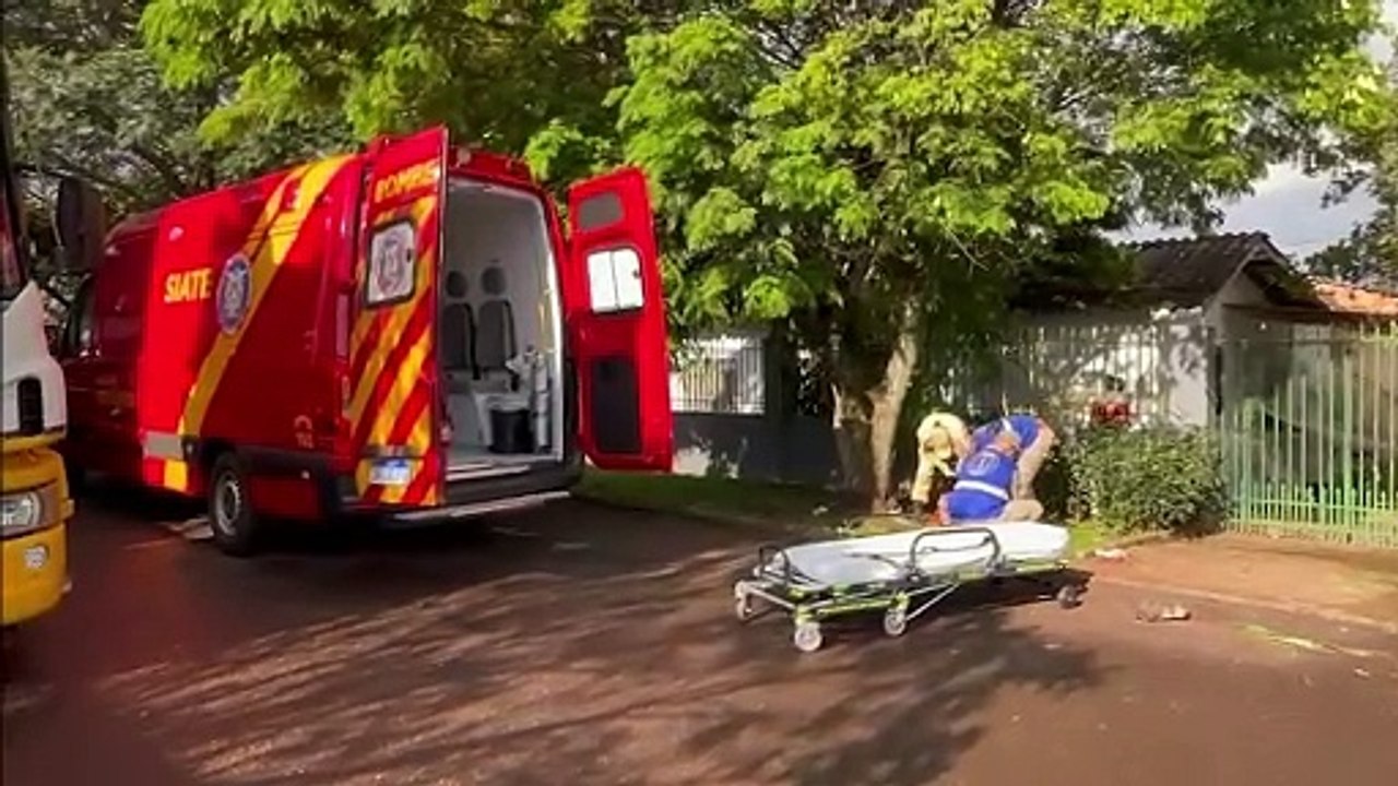 Casal fica ferido ao sofrer queda de moto na Rua Verde