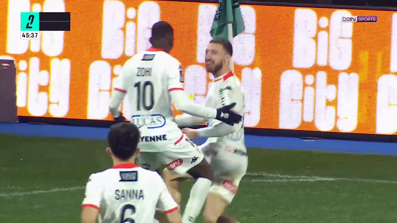 Ligue 2 : Pau et Laval se neutralisent dans la controverse