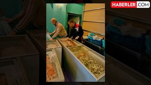 Mide bulandıran görüntü: Tonlarca bozuk et ve balık ele geçirildi