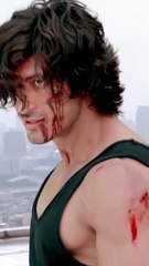 Vidyut Jammwal packs punch with his solid action Scene. #commando2  #vidyutjammwal  #shorts