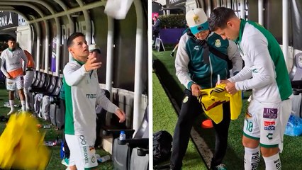 James Rodríguez firma autógrafos tras finalizar el León vs Mazatlán