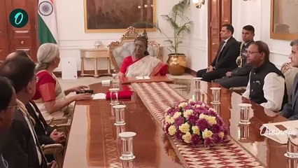 Union Budget 2025: Dulari Devi की साड़ी पहने राष्ट्रपति से मिलीं Nirmala Sitharaman | वनइंडिया हिंदी