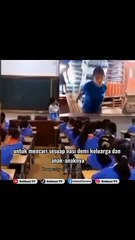 Siswa-siswi Menonton Bagaimana Mereka Melihat Orang Tua Mencari Uang