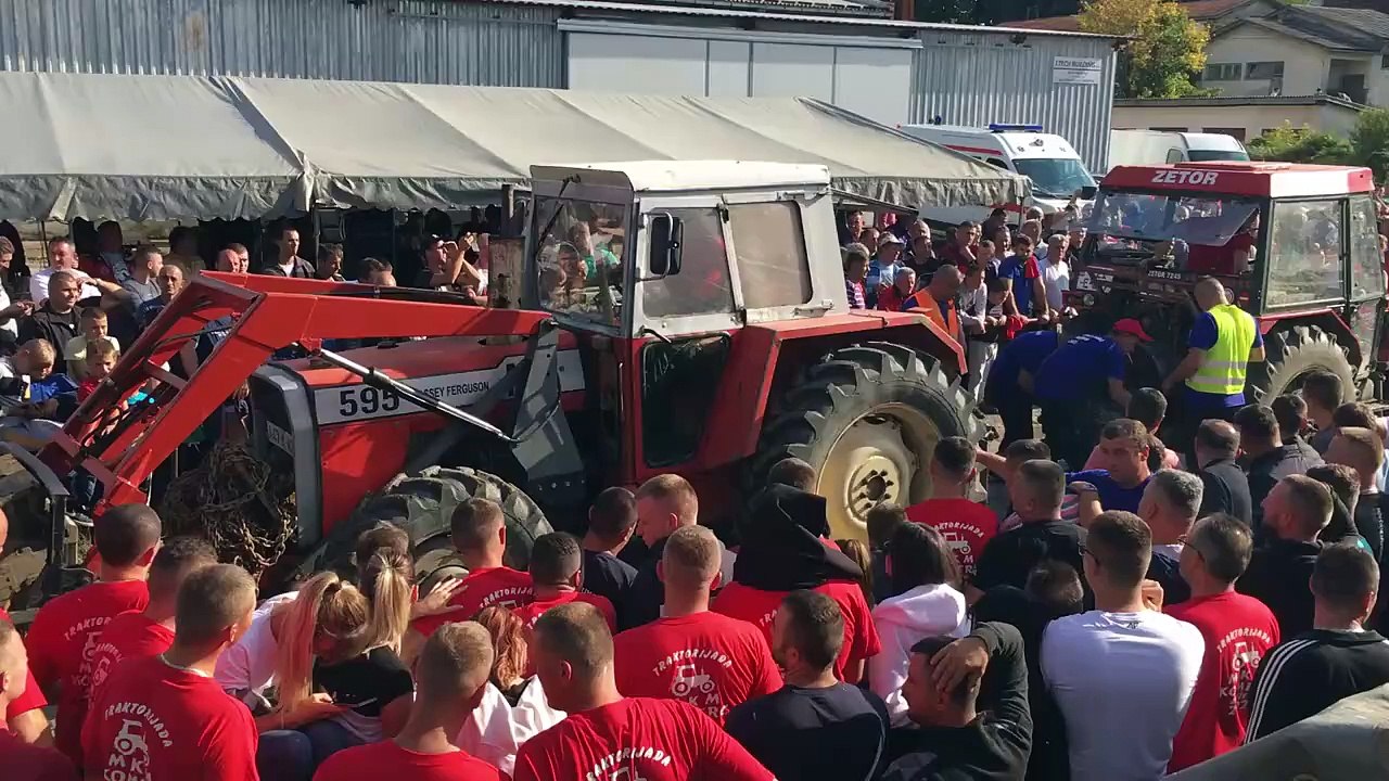 Zetor 7245 vs Massey Ferguson 595 (1)