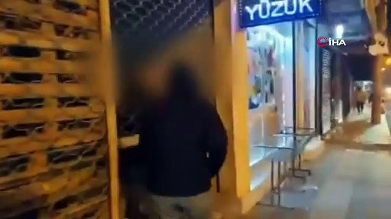 🔵Diyarbakır’da horoz dövüşü baskını: 8 gözaltı, 450 bin lira ceza