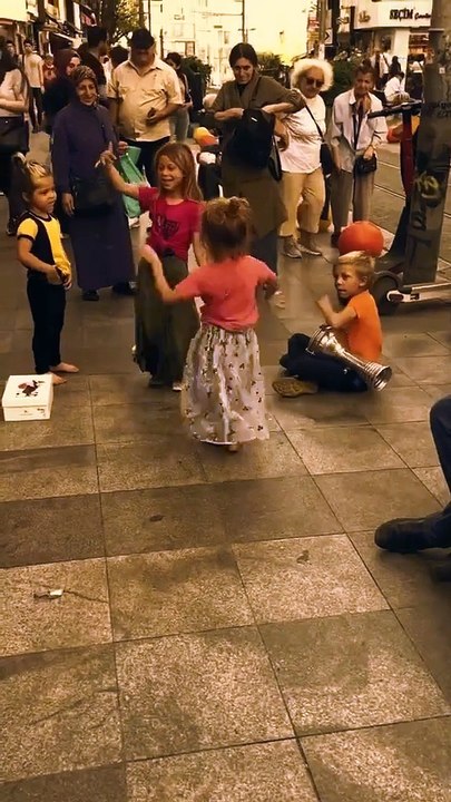 Street Dance | Baby Girls Dance #shortsdance #reels #memes #foryou #viralvideo #trending #tmtindia