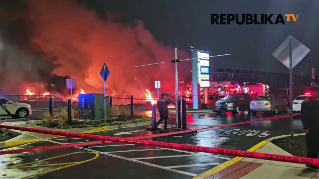 Video Pesawat Jet Medis Jatuh dan Meledak di Amerika Serikat