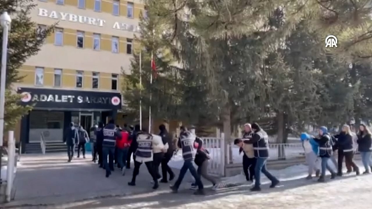 Bayburt merkezli dolandırıcılık operasyonu! 4 zanlı tutuklandı