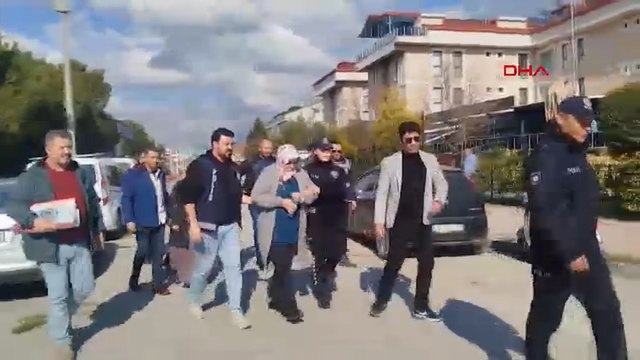 Komşusu olan kadını bilezikleri için öldüren iki kadın tutuklandı