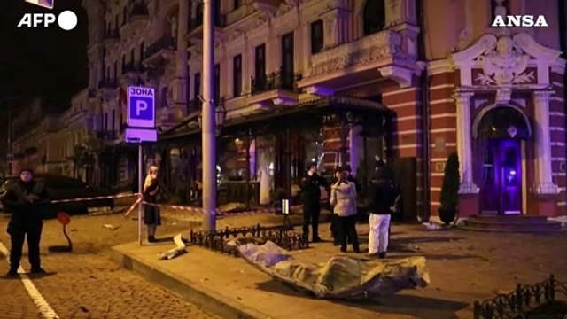 Ucraina, bombardamenti russi su Odessa, Zaporizhzhia e Kharkiv