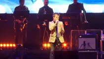 Conque Malla celebra 40 años de carrera musical dándolo todo en el escenario