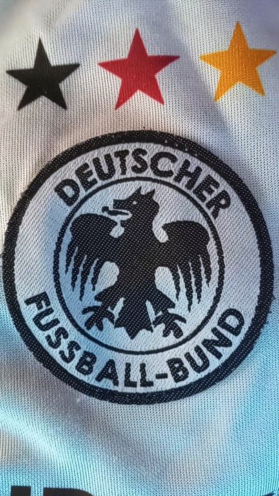 DEUTSCHES Lied : Ich bin Schnappi, das kleine Krokodile (Zeichentrickfigur)