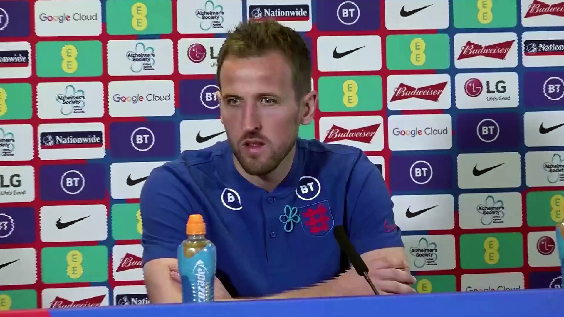 ⁣Harry Kane found Tiger Woods golf game nerve-wracking