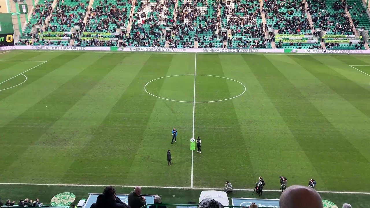 Manneh makes Easter Road bow