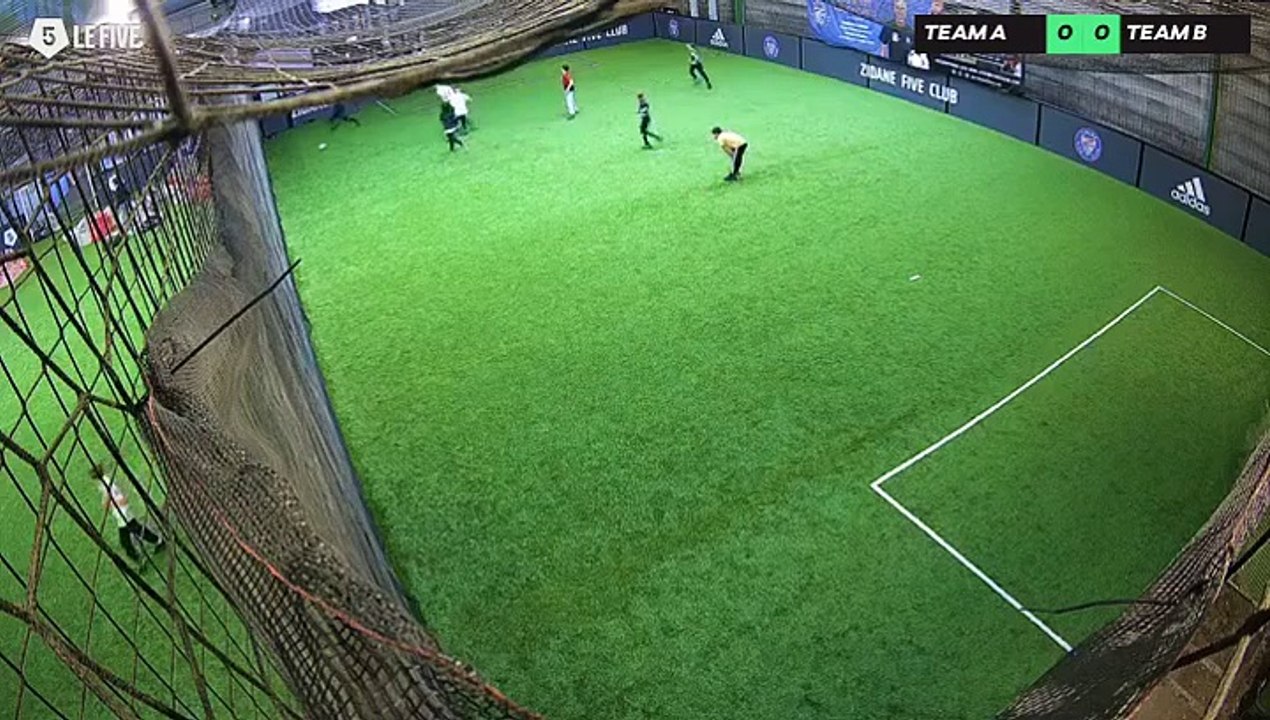 Gwendoline 01/02 à 16:08 - Football Terrain 1 (LeFive Valenciennes)