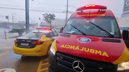 Homem é agredido a pauladas e golpes de paver na Avenida Carlos Gomes