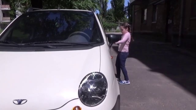 Bad Baby Угнали Машину Родителей Гигантский бургер Bad Kids Driving Parents Car in Real Life(HD)