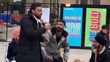 Funny_pranks_amazing_reaction(360p)