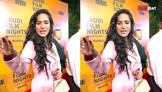 Poonam Pandey ने Maha Kumbh से लौटकर Share किया Experience, हुईं Troll, लोग बोले 'Publicity Stunt..'