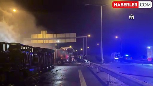 TAG Otoyolu Gaziantep geçişindeki zincirleme kazada TIR ve otomobil yandı: 1 ölü, 19 yaralı