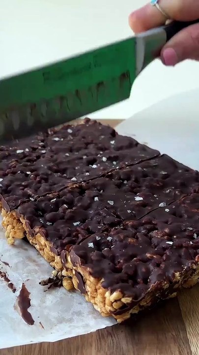 PROTEIN CRISPY BARS 💫 •