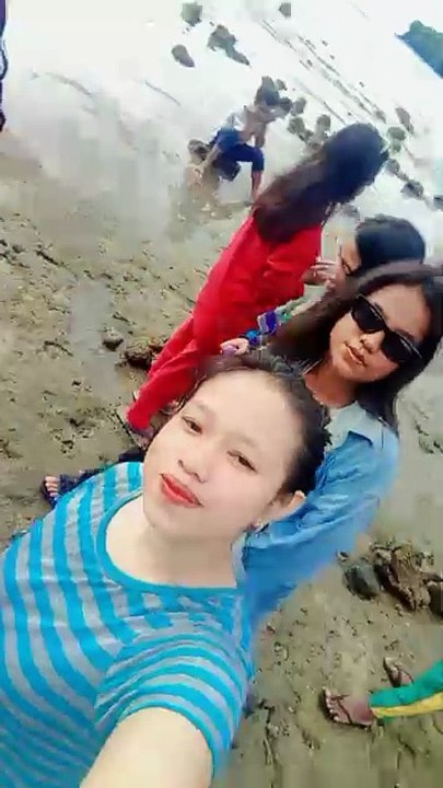 momen dipantai