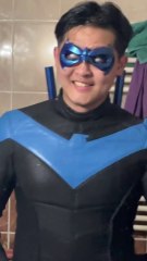 Premiere fois que j’ai essayé mes lentilles pour le costume de Nightwing 🤣