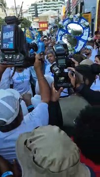 Ao lado de Margareth Menezes e secretários, Jerônimo chega a Festa de Iemanjá