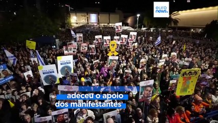 "Estou aqui graças a vocês", diz refém israelita libertada de Gaza num comício em Telavive