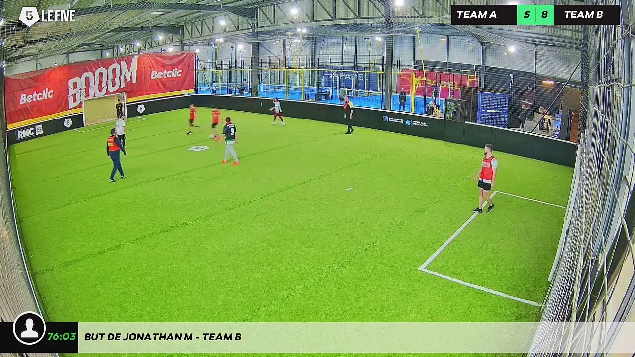 But de Jonathan M - Team B