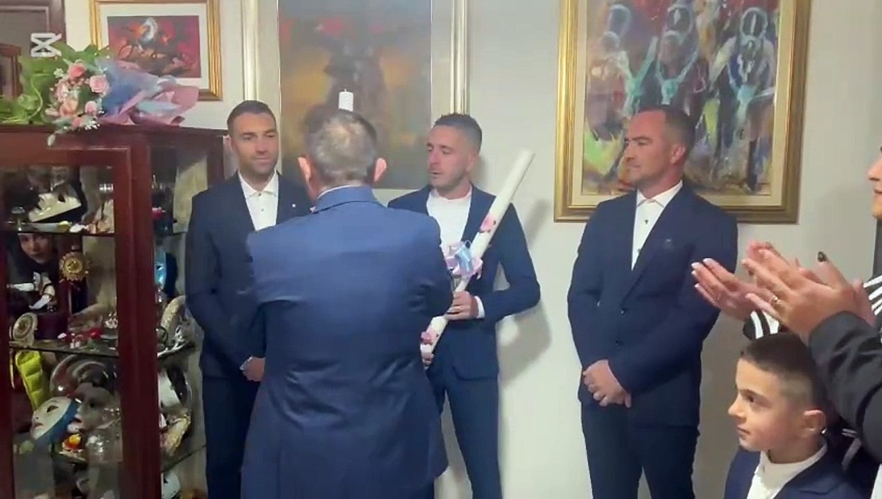 Sartiglia 2025, Oristano apre le danze con la consegna dei ceri a Diego Pinna e Salvatore Aru