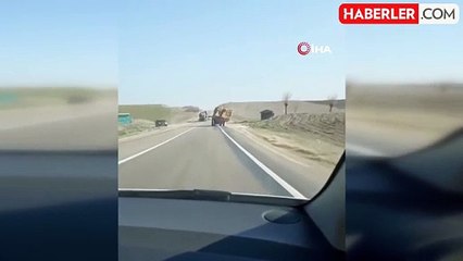 Amasya'da Saman Yüklü Traktör Devrildi