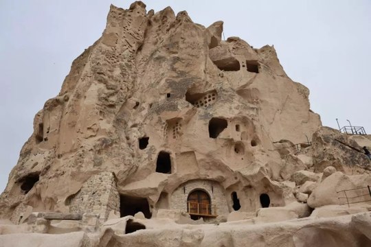 Dünyanın en büyük doğal gökdeleni! Vadiler en iyi buradan izleniyor